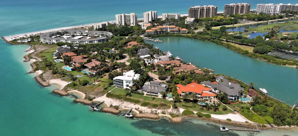 Skyline Serenity: Elevate Your Lifestyle with Downtown Sarasota Condos for Sale